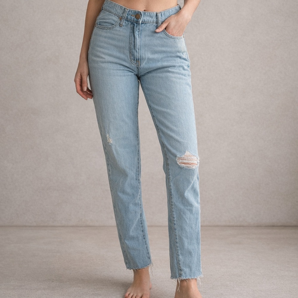 Universal Thread Light Wash Boyfriend Jeans with Knee Rips